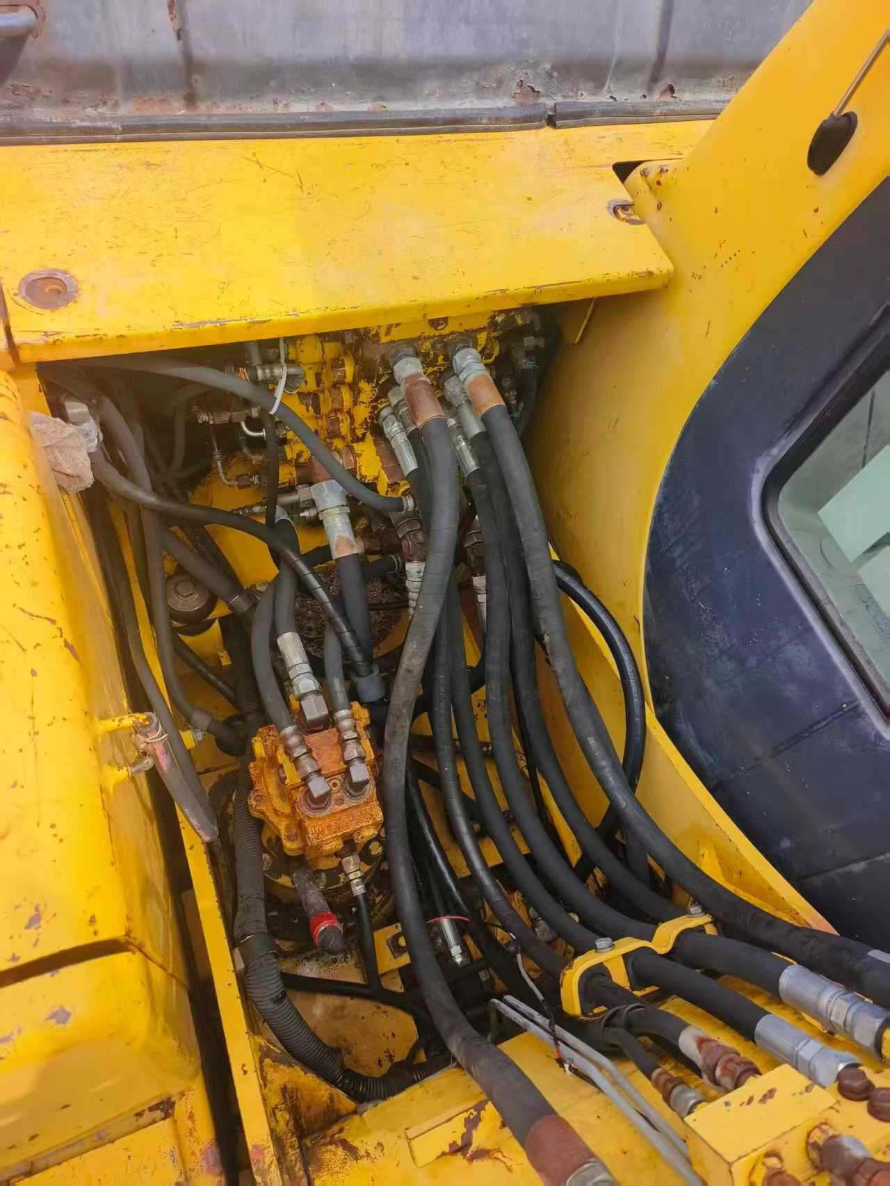 Buy Komatsu PC120-6 Used Excavator / 6
