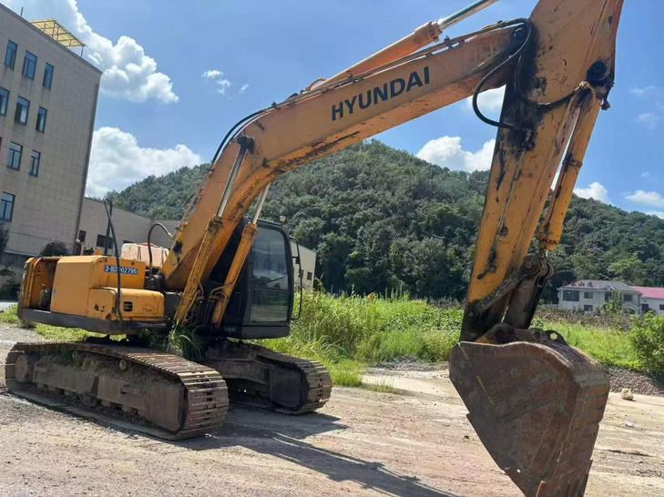 Buy Hyundai R215-7C Used Excavator / 1