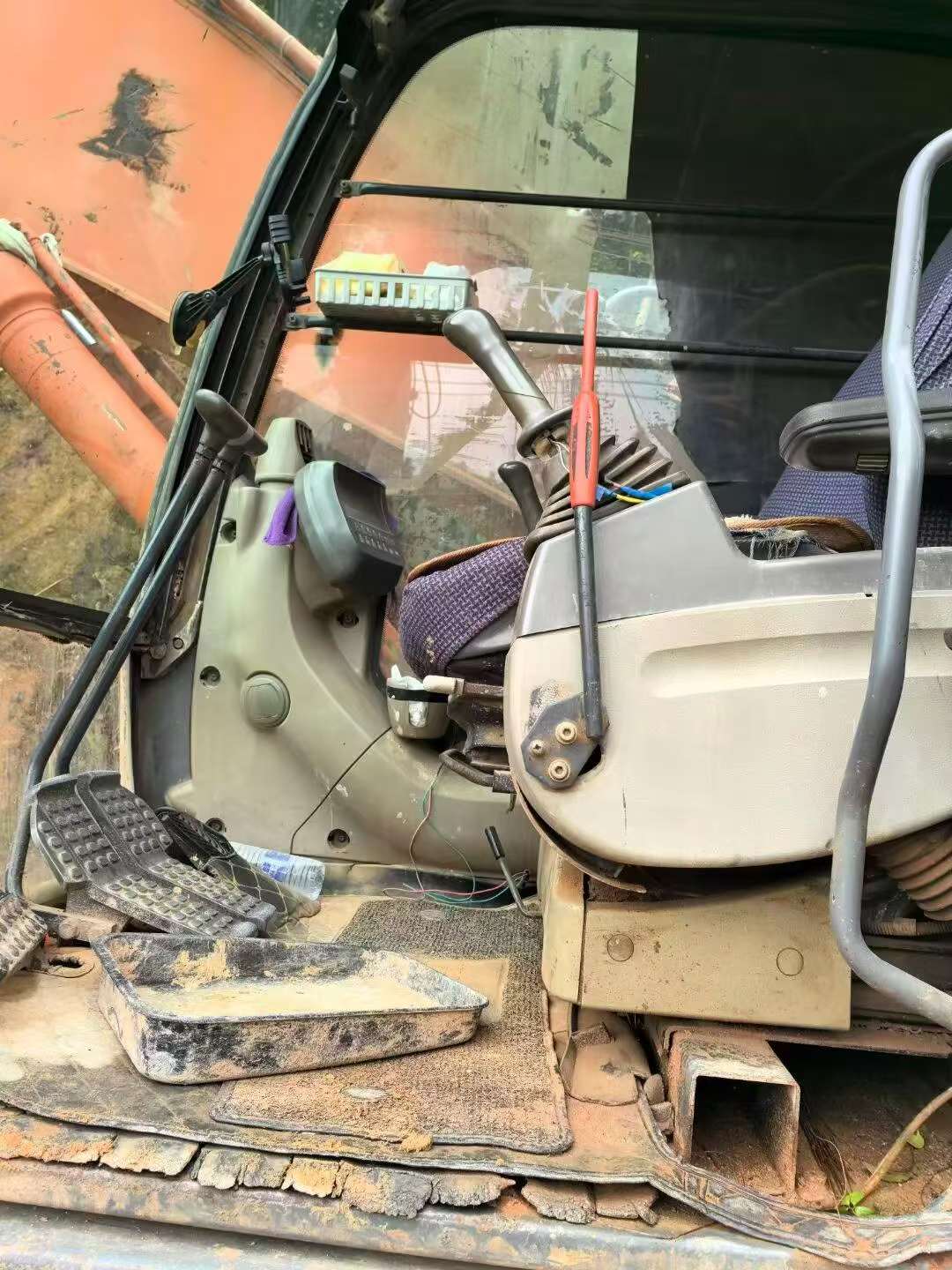 Buy Hitachi EX200 Used Excavator / 8