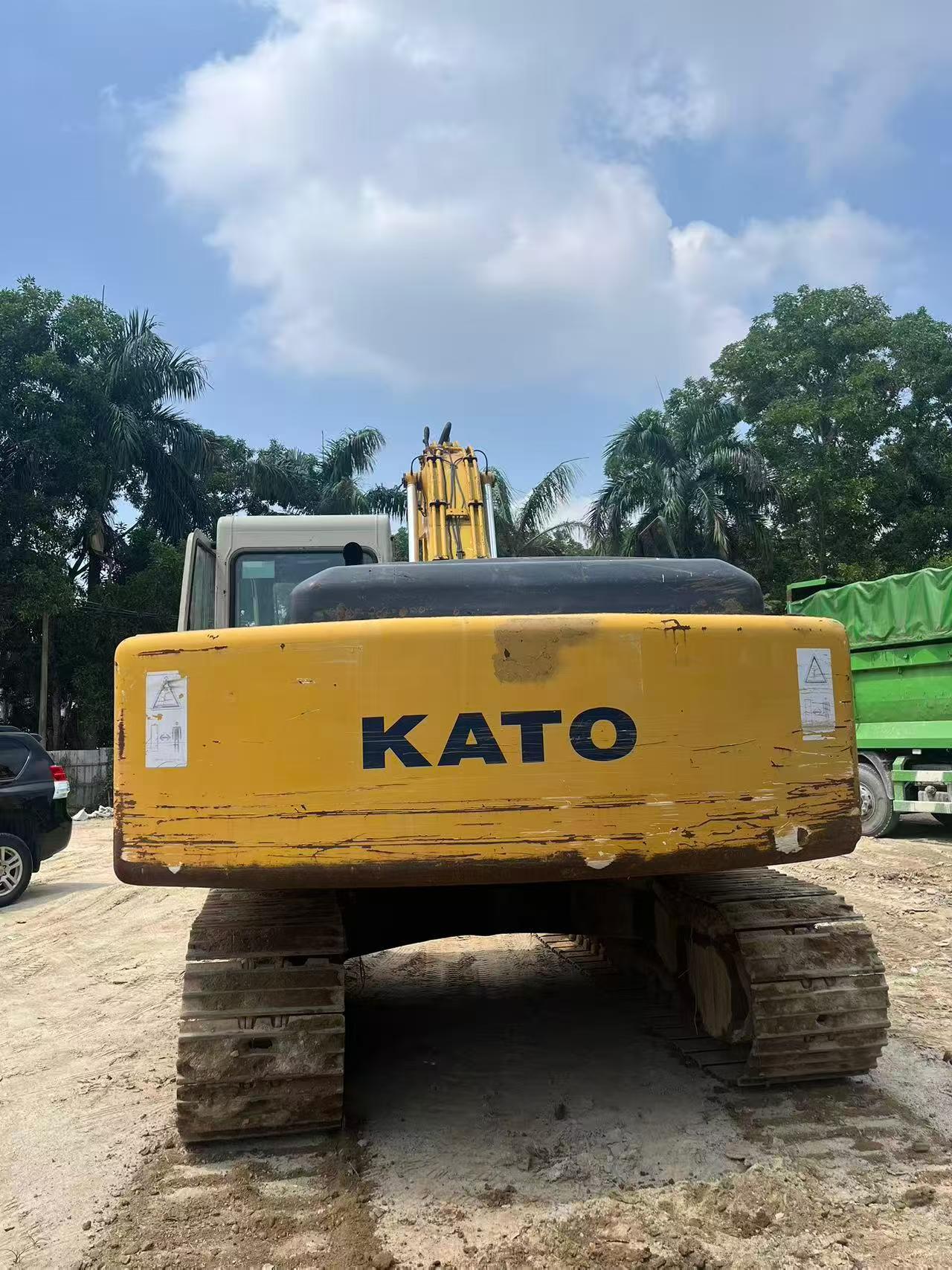 Buy Kato 820-3SP Used Excavator / 2