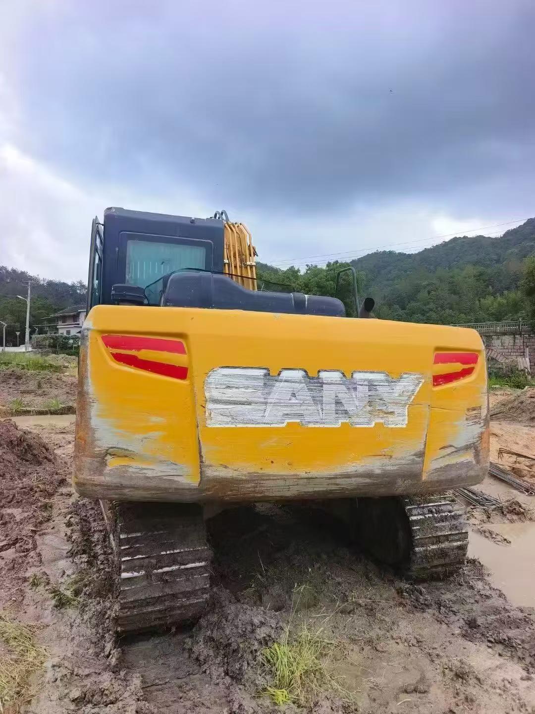 Buy Sany SY135 Used Excavator / 2