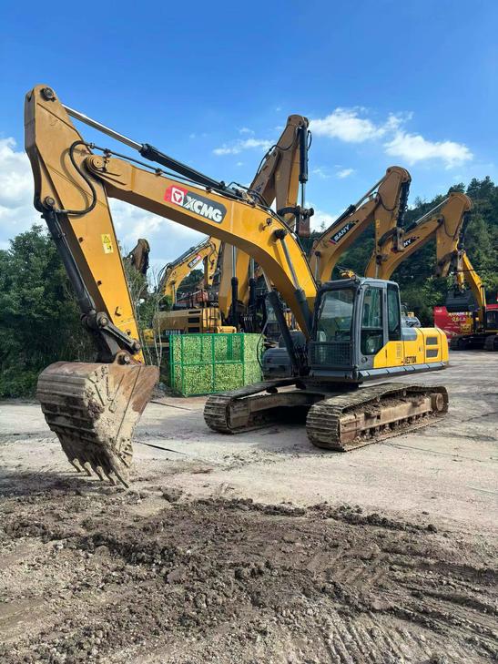 Buy XCMG XE270DK Used Excavator / 1