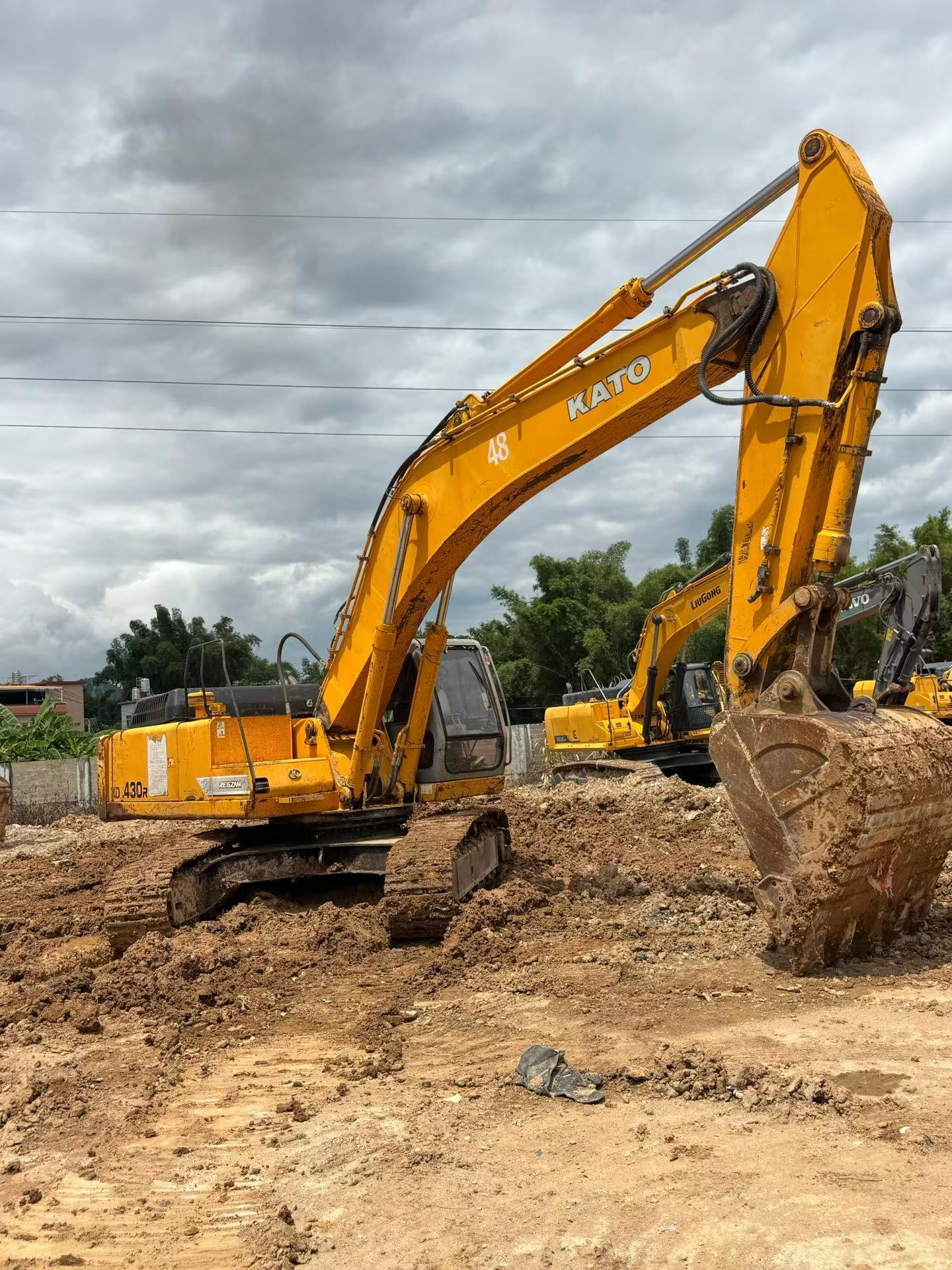 Buy Kato HD1430R Used Excavator / 9