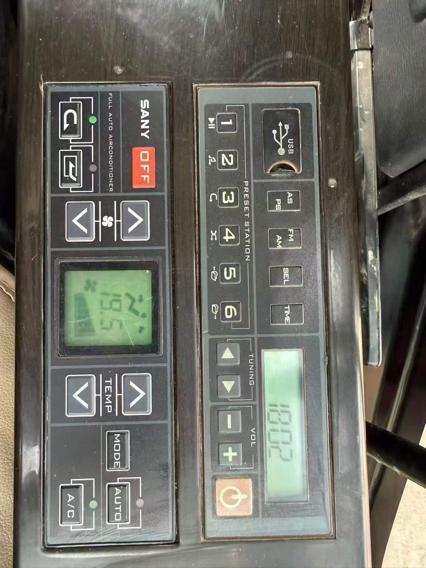 Buy Sany SY245H Used Excavator / 2