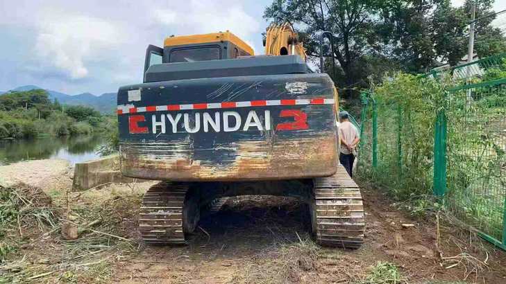 Buy Hyundai 110LVS Used Excavator / 1