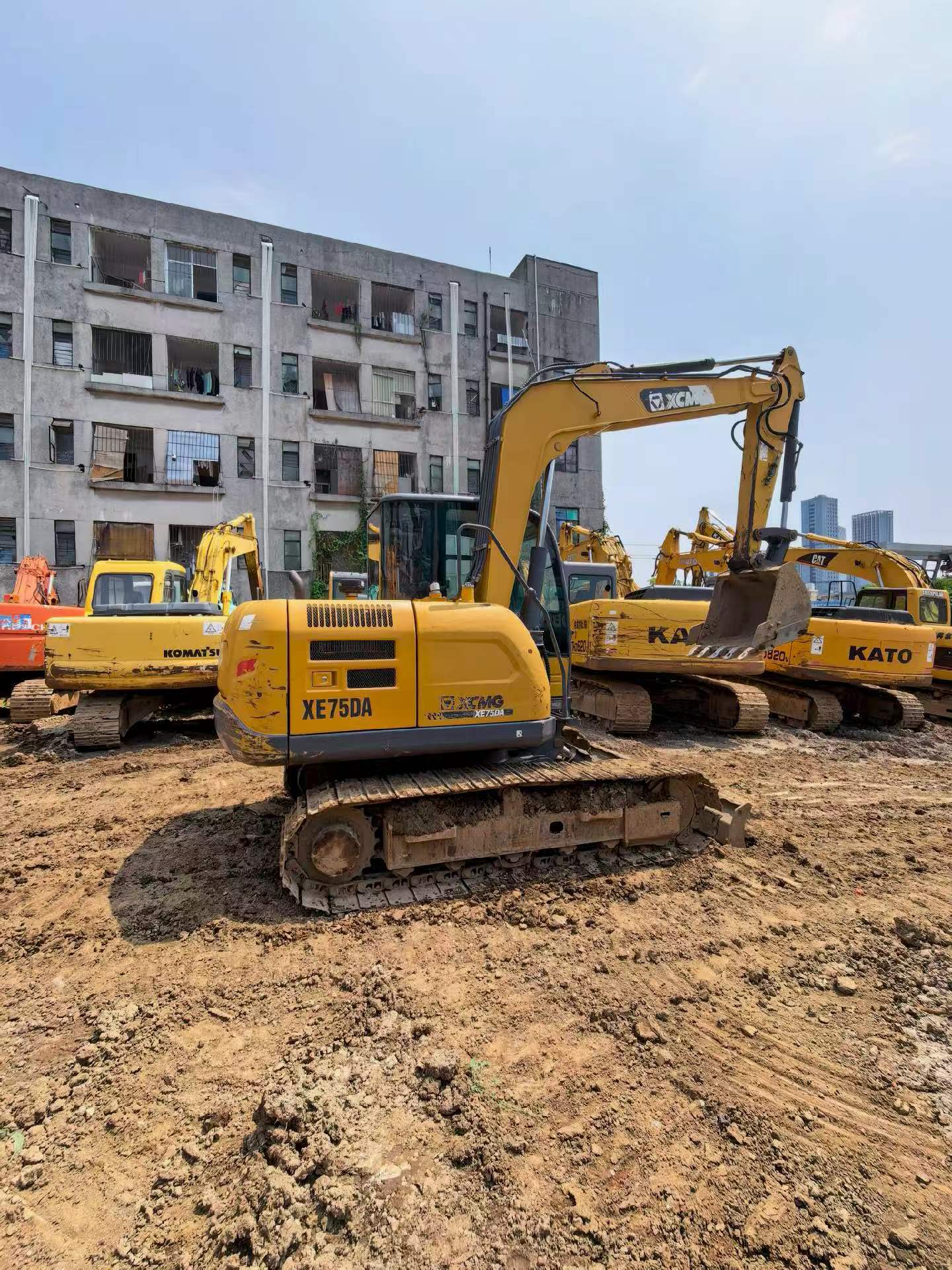 Buy XCMG XE75C Used Excavator / 3