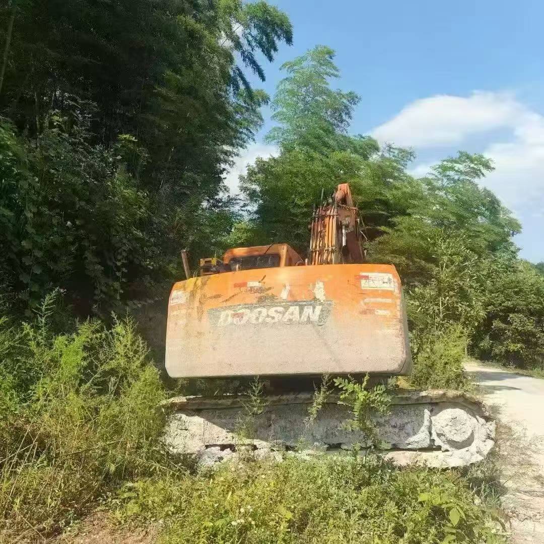 Buy Doosan DH150-7 Used Excavator / 4