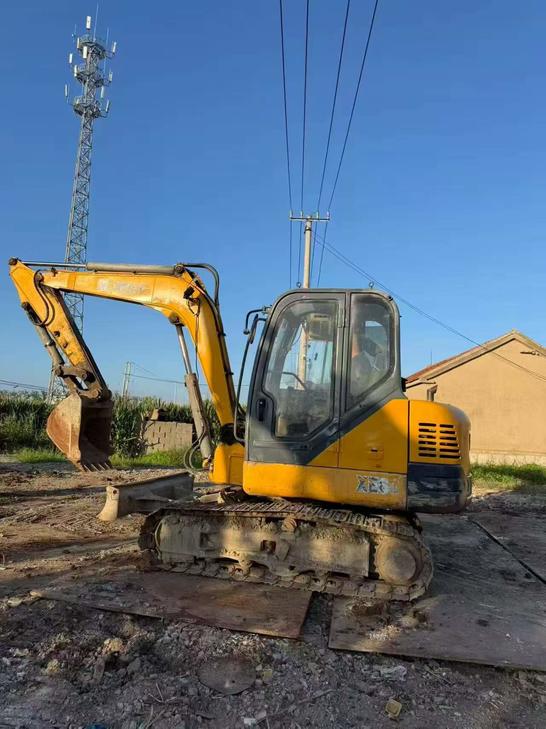 Buy XCMG XE60 Used Excavator / 1
