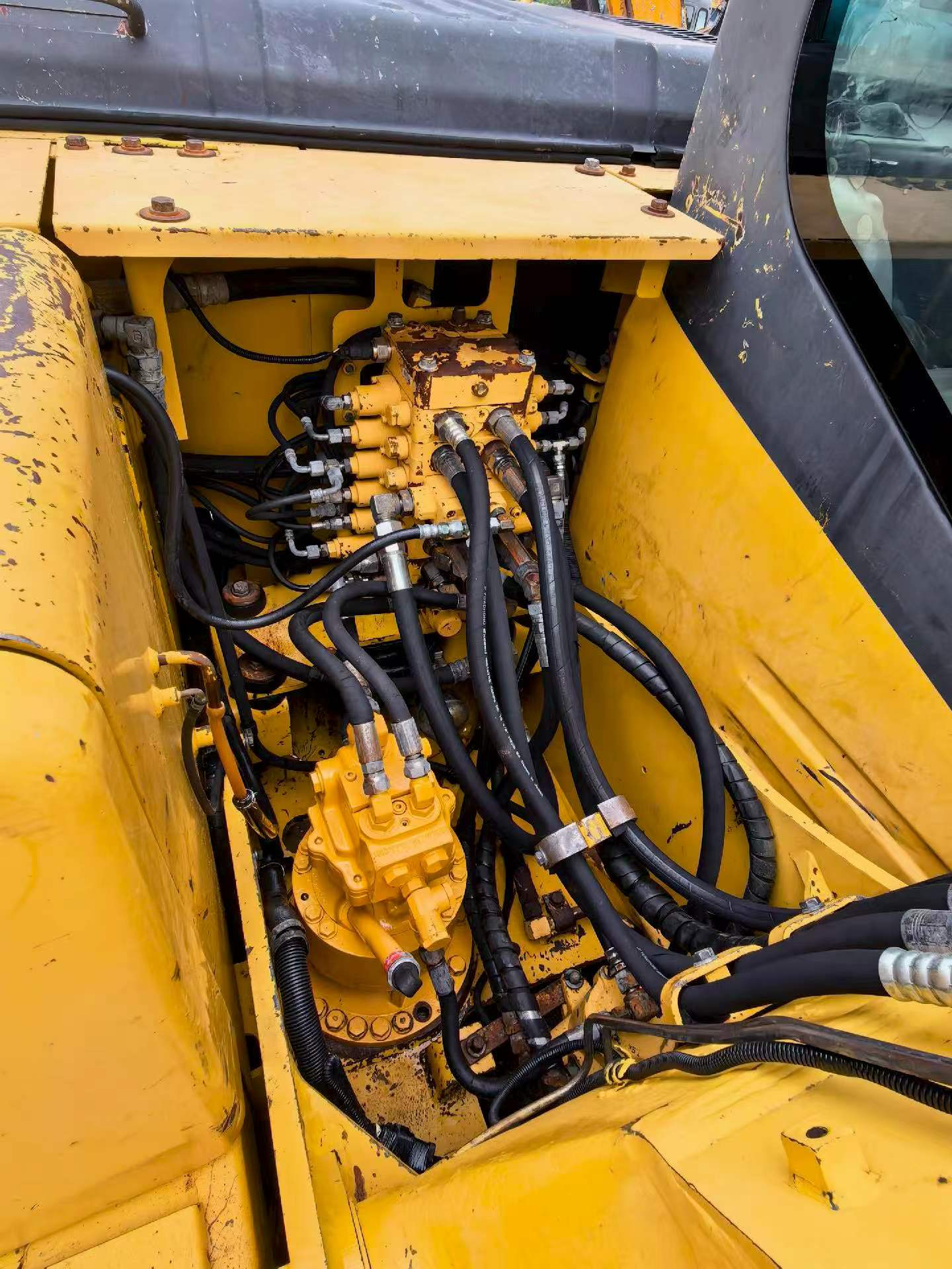 Buy Komatsu PC130-7 Used Excavator / 4