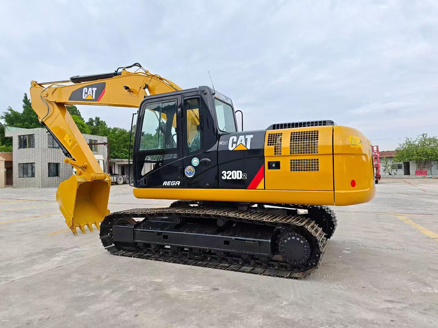 Buy Caterpillar 320C Used Excavator / 3