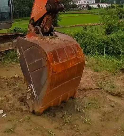 Buy Hitachi EX200 Used Excavator / 1