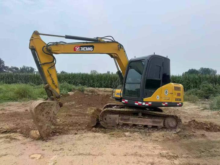 Buy XCMG XE85C Used Excavator / 1