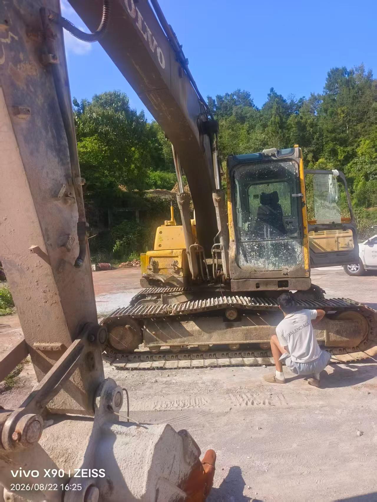 Buy Volvo EC140 Used Excavator / 4
