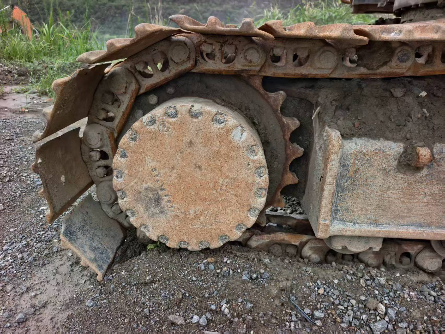 Buy Volvo L250G Used Excavator / 8