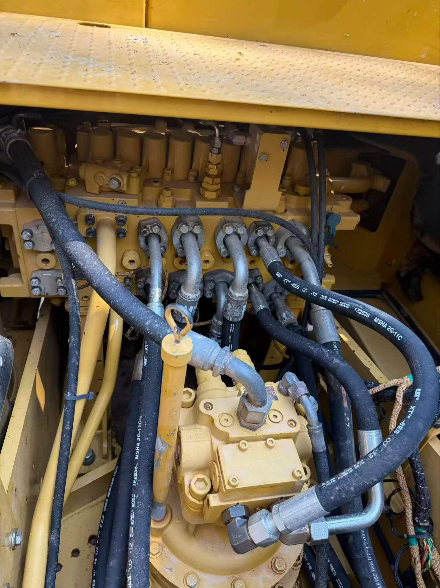 Buy Caterpillar 323 Used Excavator / 8