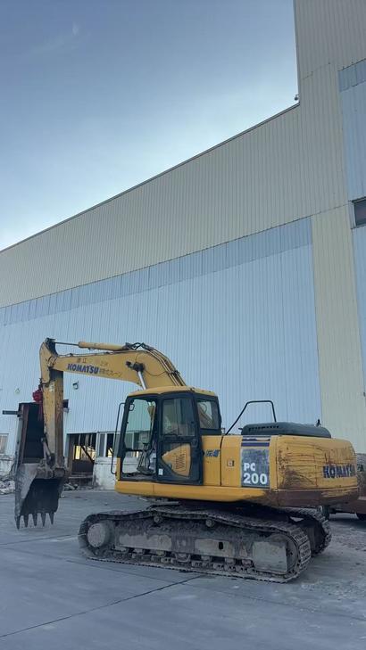 Buy Komatsu PC200-7 Used Excavator / 1