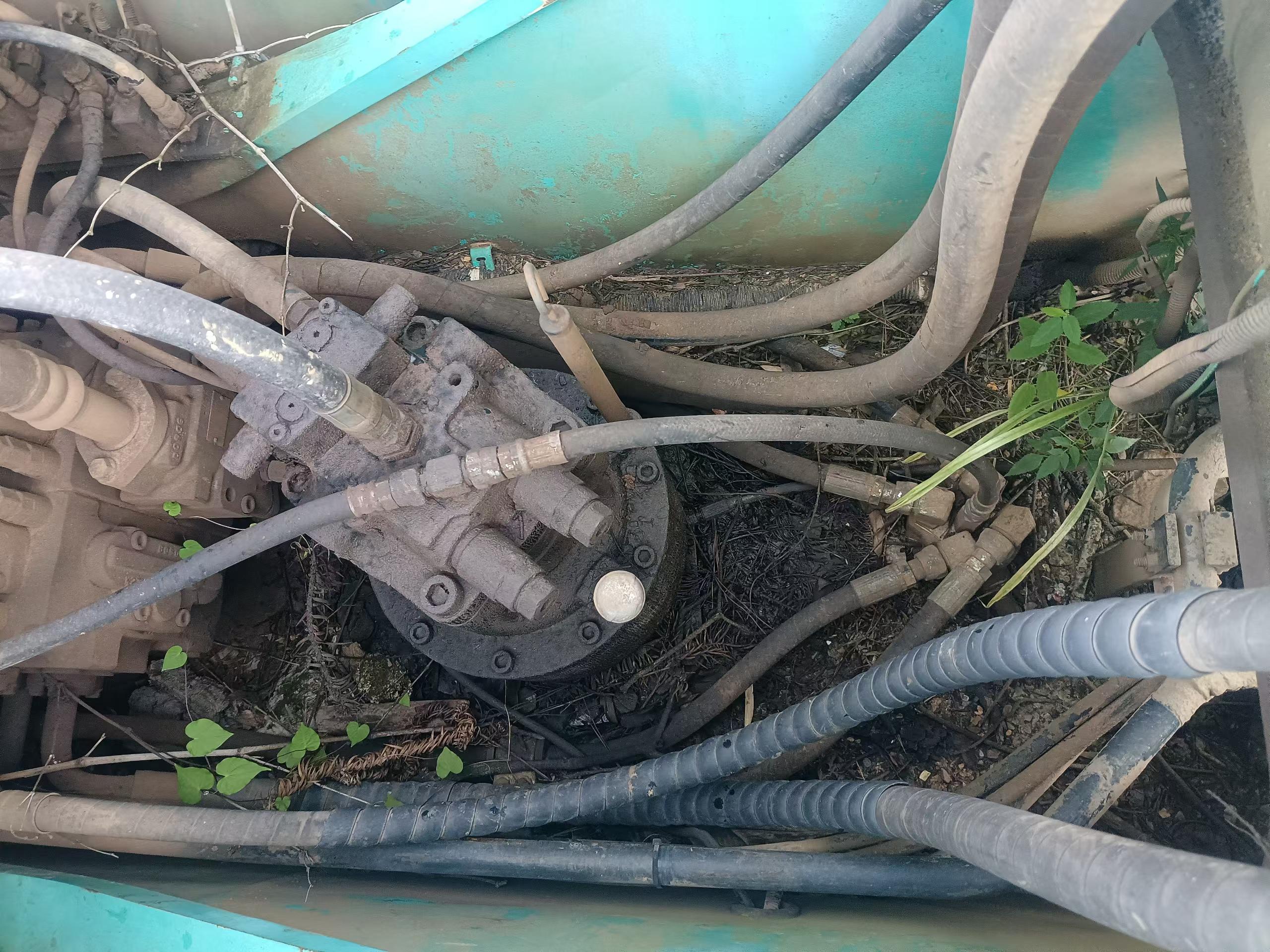 Buy Kobelco SK200-2 Used Excavator / 8