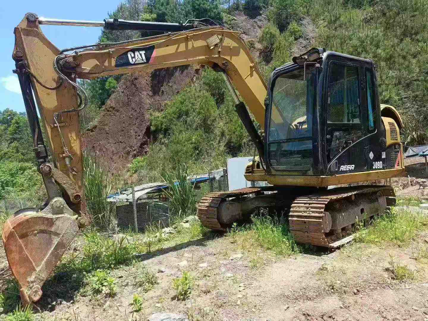 Buy Caterpillar 307B Used Excavator / 9