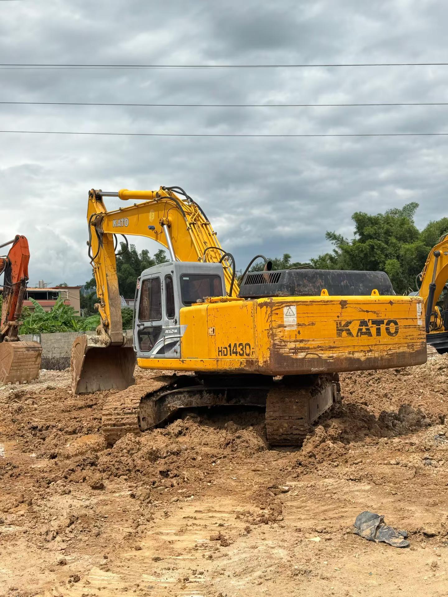 Buy Kato HD1430R Used Excavator / 2