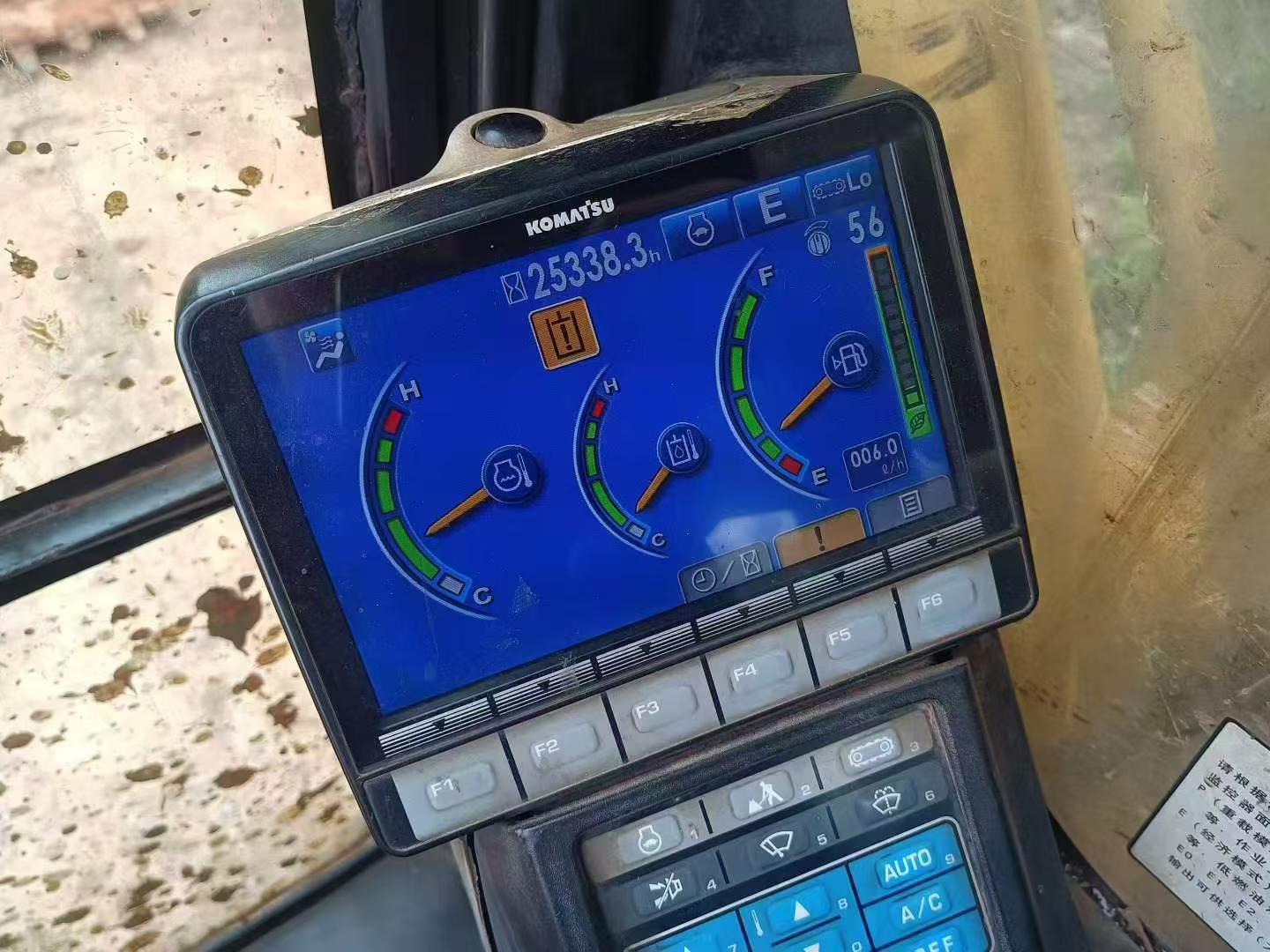Buy Komatsu PC200-8 Used Excavator / 2
