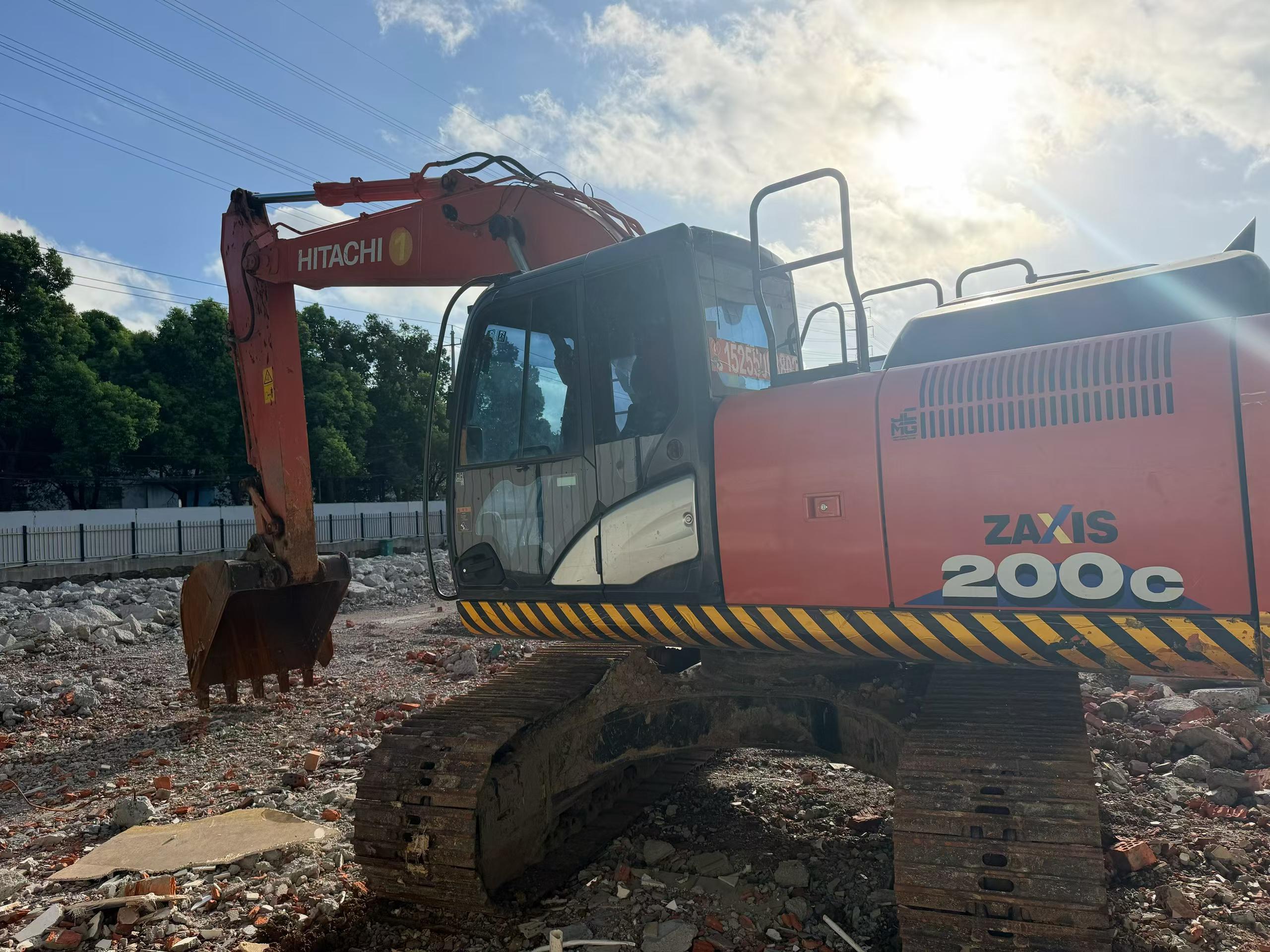 Buy Hitachi EX200 Used Excavator / 3