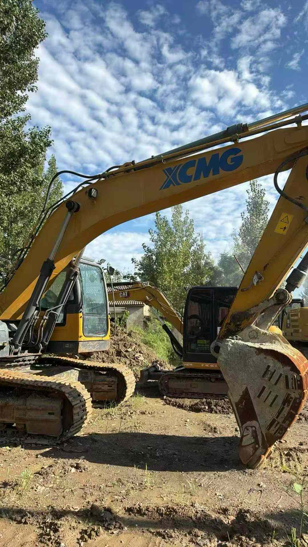 Buy XCMG XE215 Used Excavator / 9