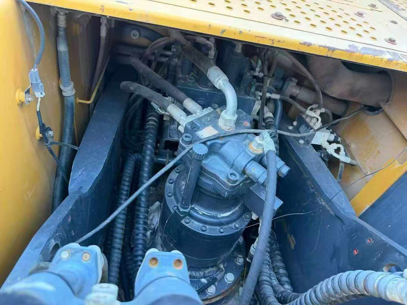 Buy XCMG XE205DA Used Excavator / 5