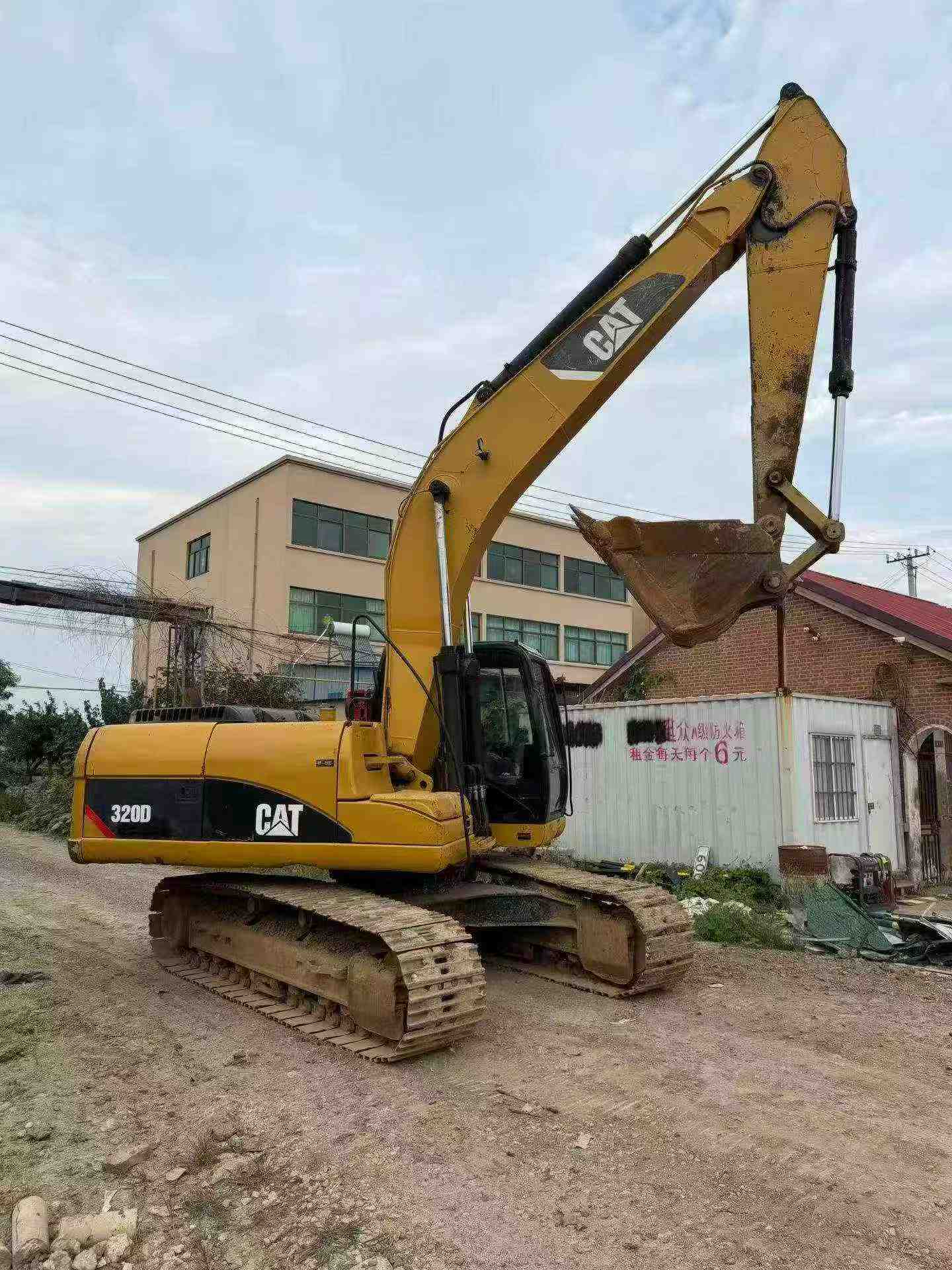 Buy Caterpillar 320D Used Excavator / 2