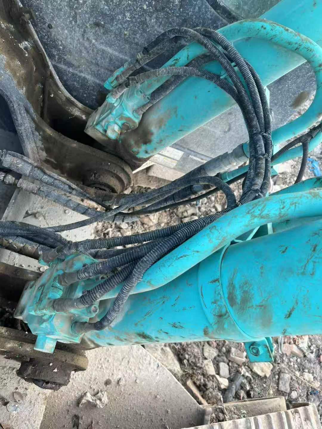 Buy Kobelco SK200-2 Used Excavator / 9