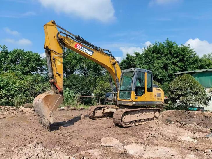 Buy XCMG XE135B Used Excavator / 1
