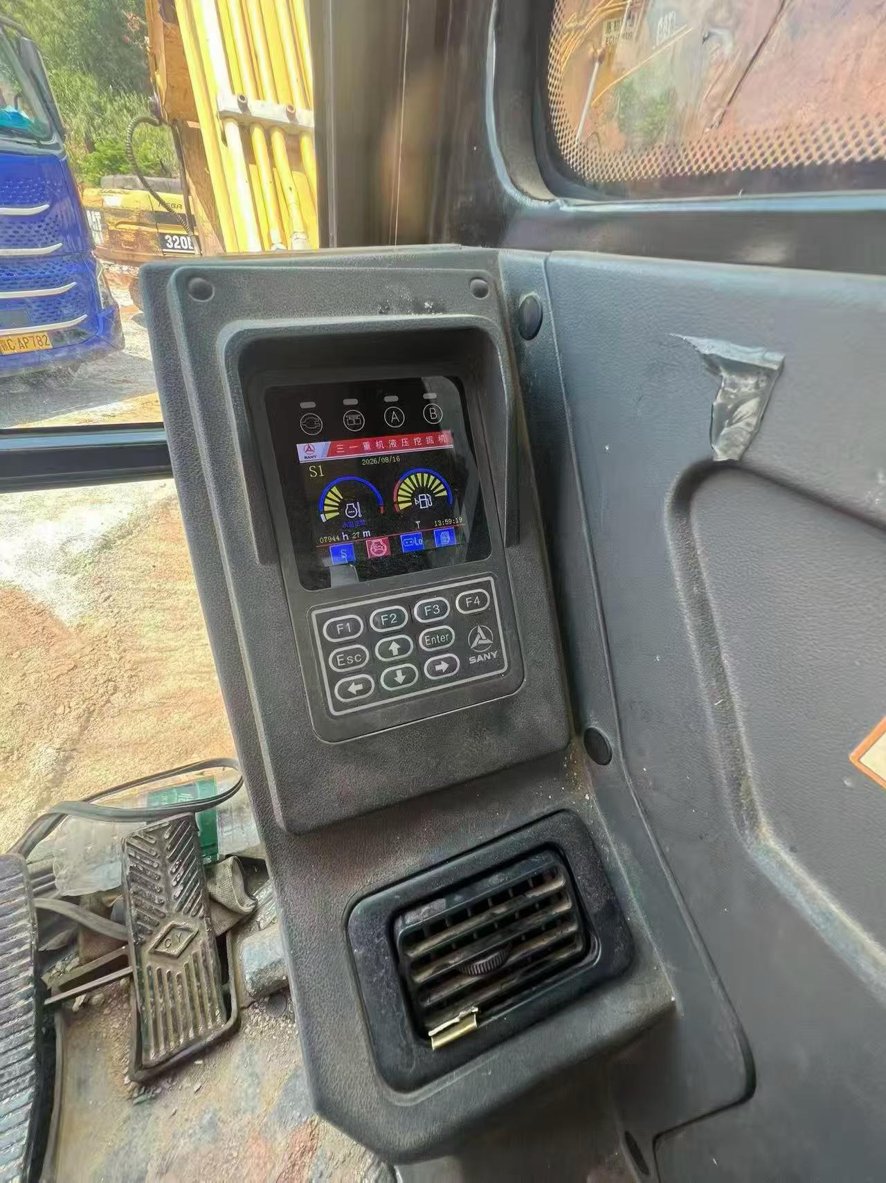 Buy Sany SY60 Used Excavator / 4