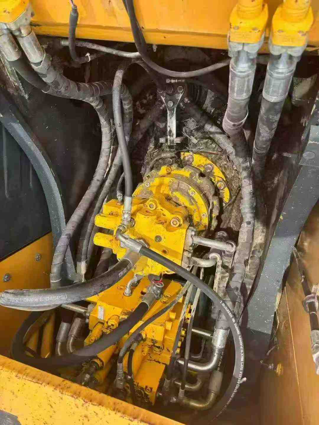 Buy Hyundai R215-7 Used Excavator / 8