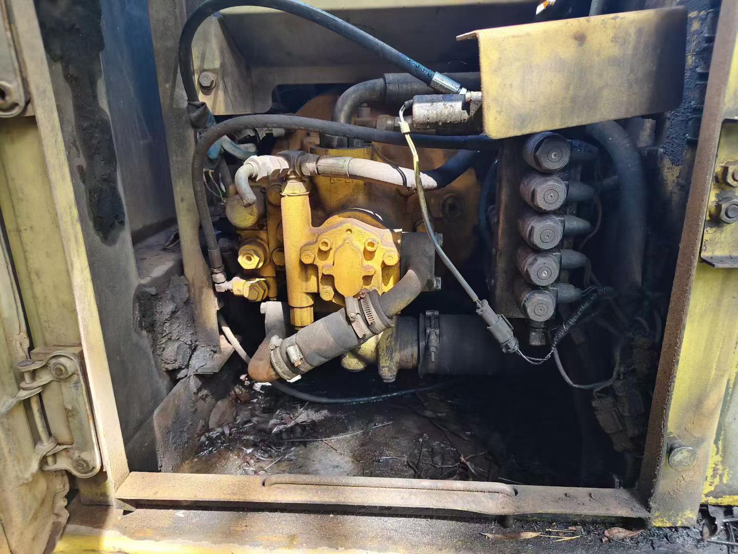 Buy Komatsu PC120-6 Used Excavator / 4