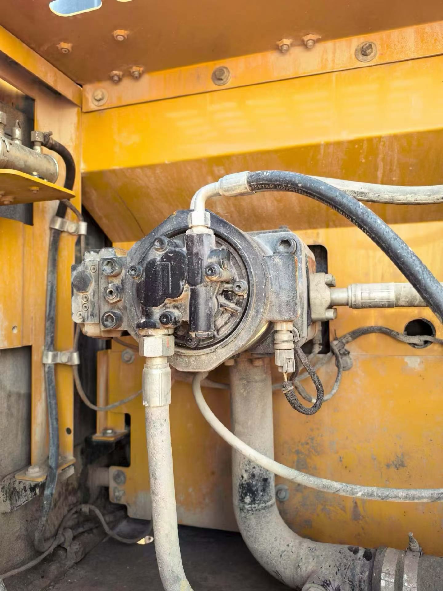 Buy Sany SY245H Used Excavator / 2