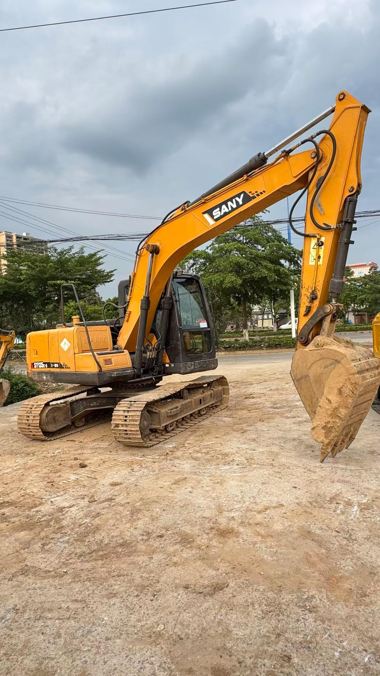 Buy Sany SY135-8S Used Excavator / 2