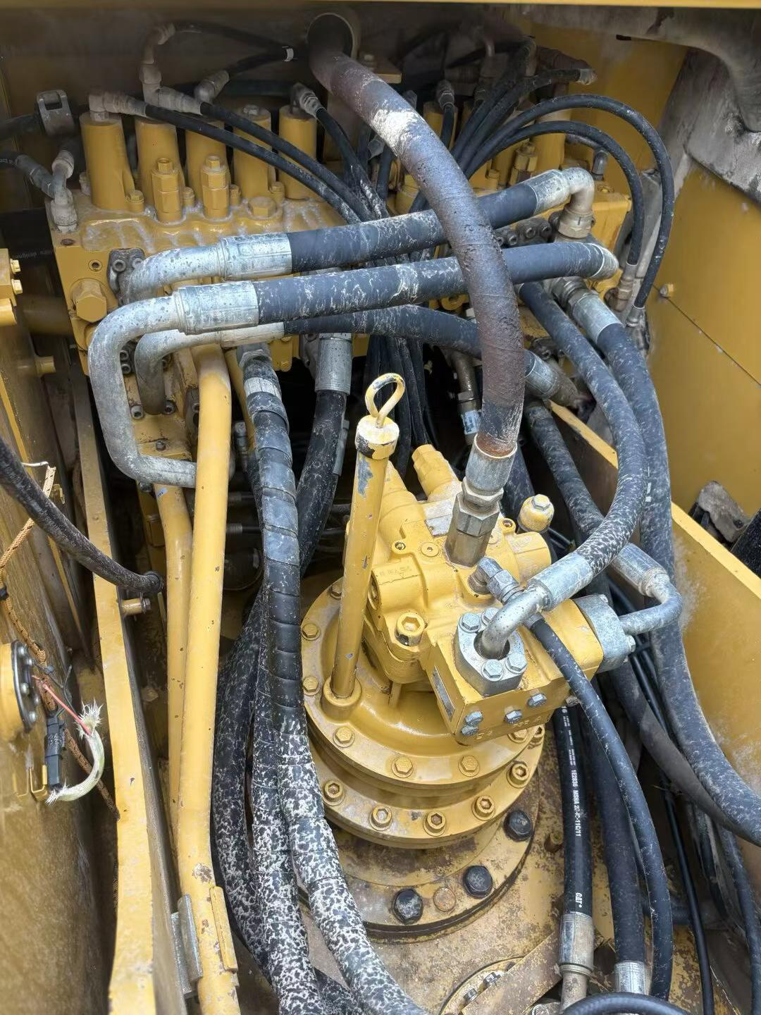 Buy Caterpillar 320D Used Excavator / 7