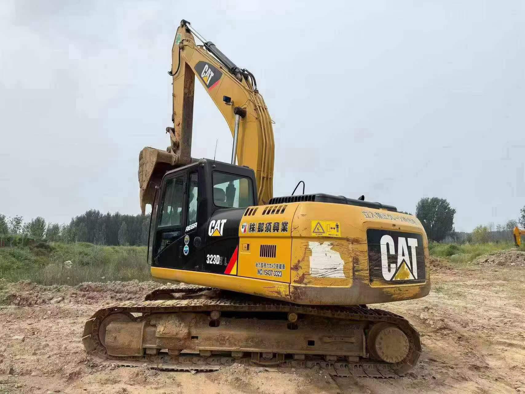 Buy Caterpillar 323 Used Excavator / 3