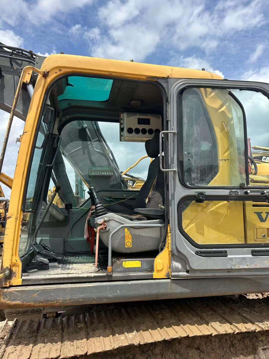 Buy Volvo EC140 Used Excavator / 4