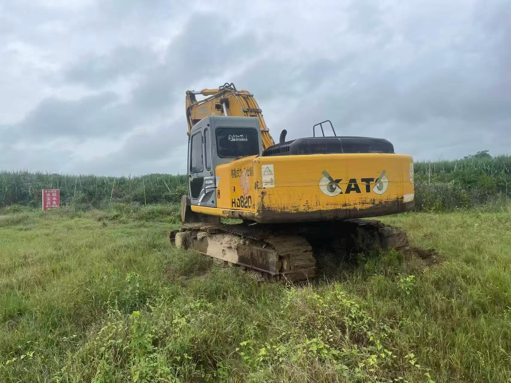 Buy Kato HD820 Used Excavator / 2
