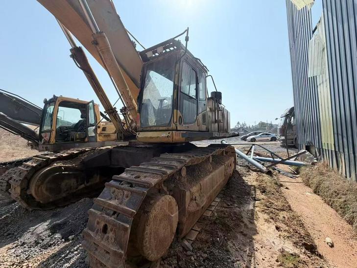 Buy Komatsu PC650 Used Excavator / 1