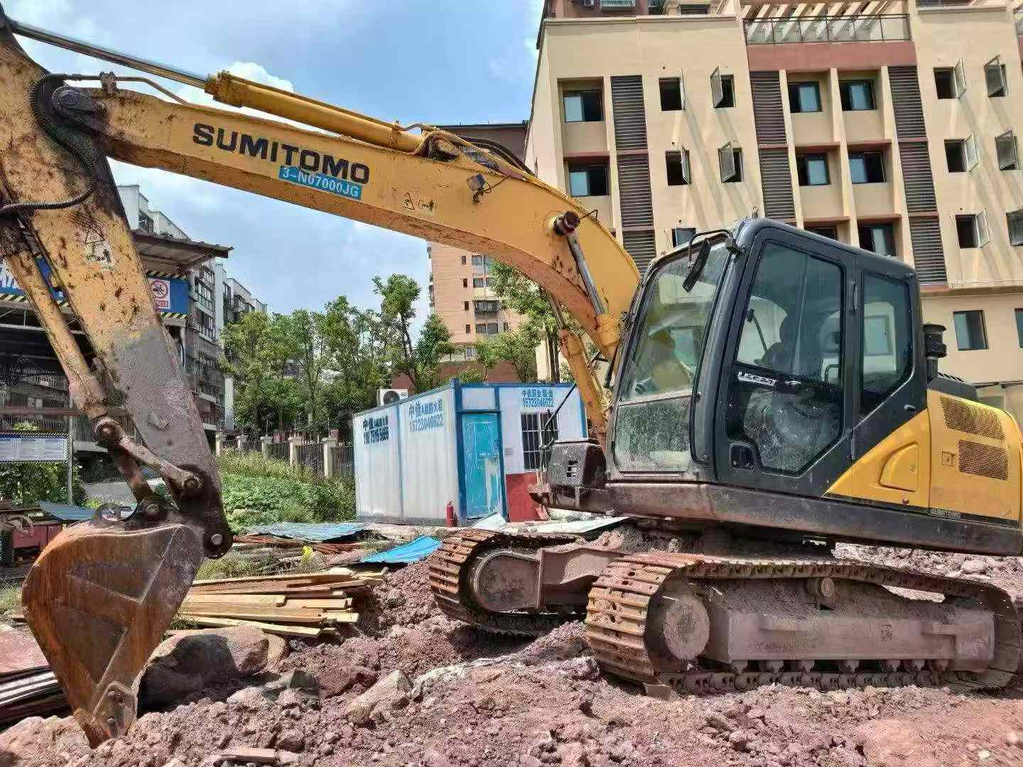 Buy Sumitomo SH130-3 Used Excavator / 4