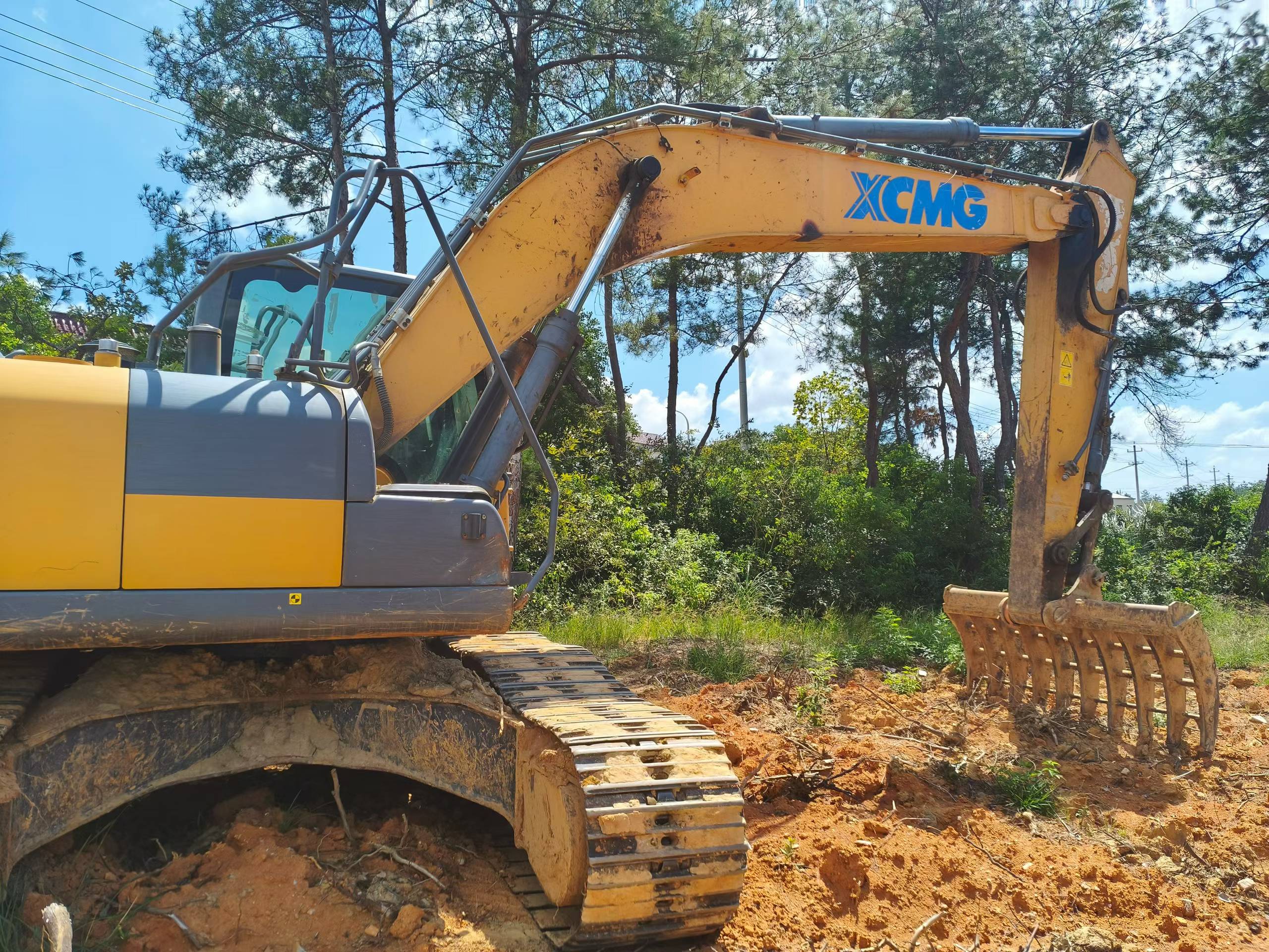 Buy XCMG XE215 Used Excavator / 8