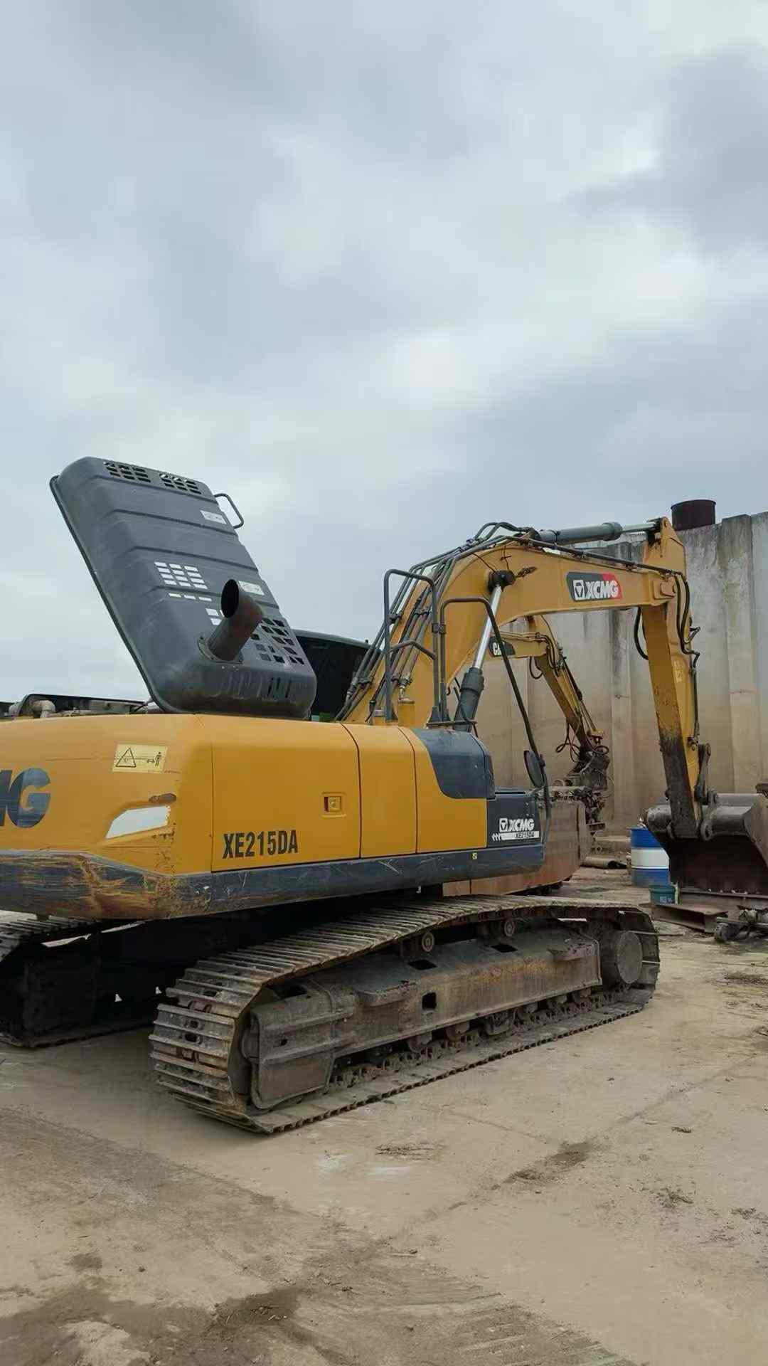 Buy XCMG XE215 Used Excavator / 2