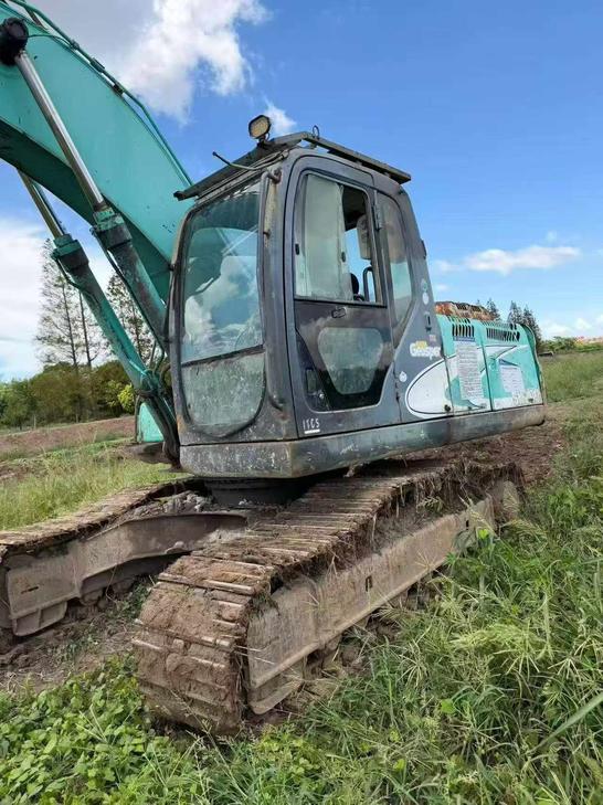Buy Kobelco SK200-11 Used Excavator / 1