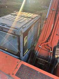 Buy Hitachi EX200-3 Used Excavator / 8 Buy Hitachi EX200-3 Used Excavator / 8