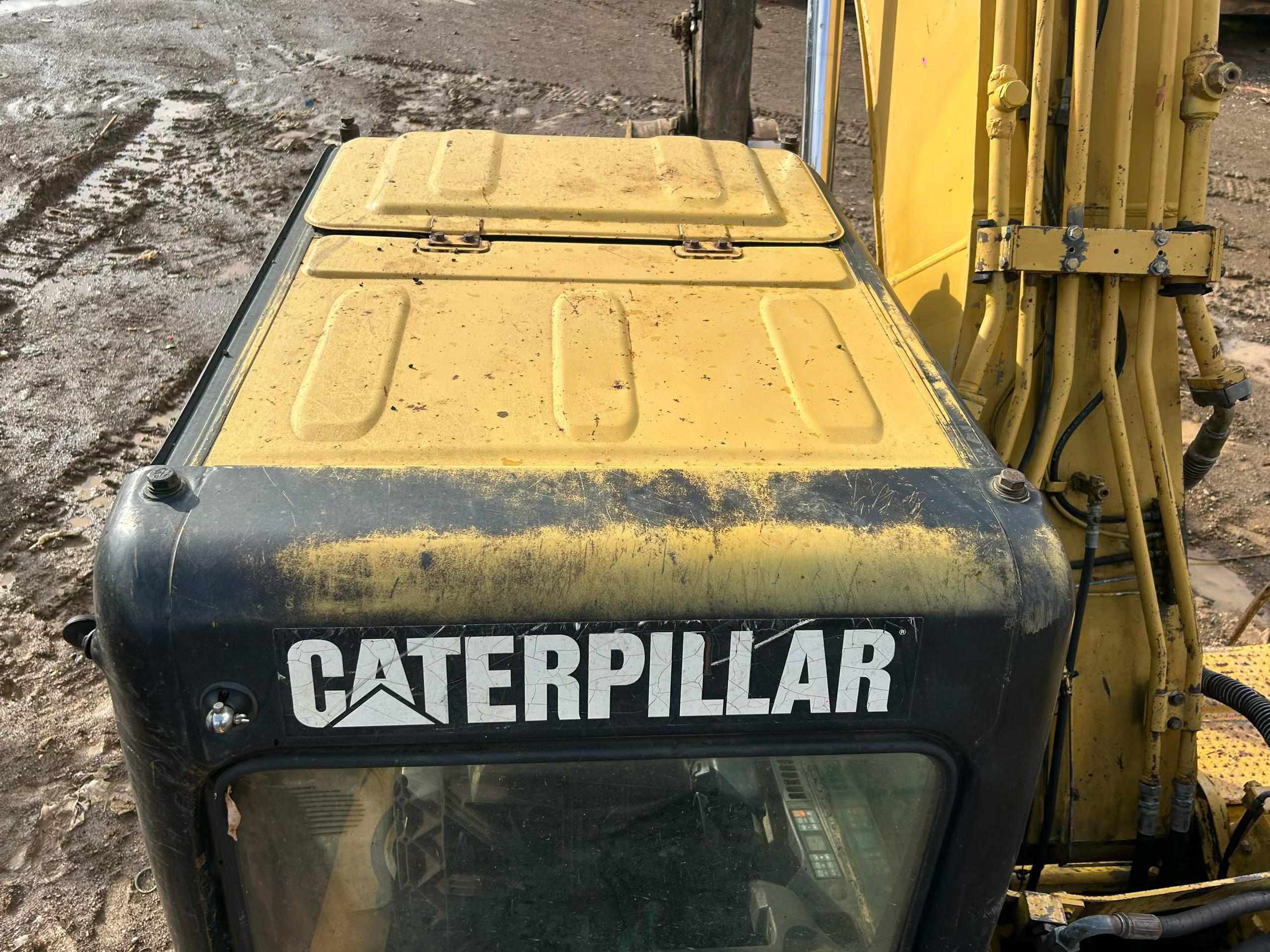 Buy Caterpillar 320D Used Excavator / 4
