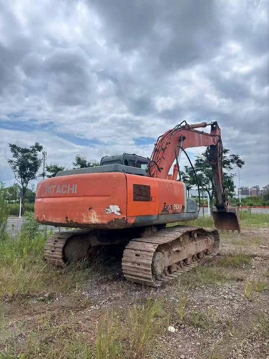 Buy Hitachi EX200 Used Excavator / 1