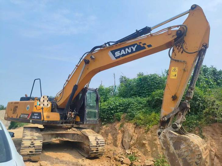 Buy Sany SY200C Used Excavator / 1