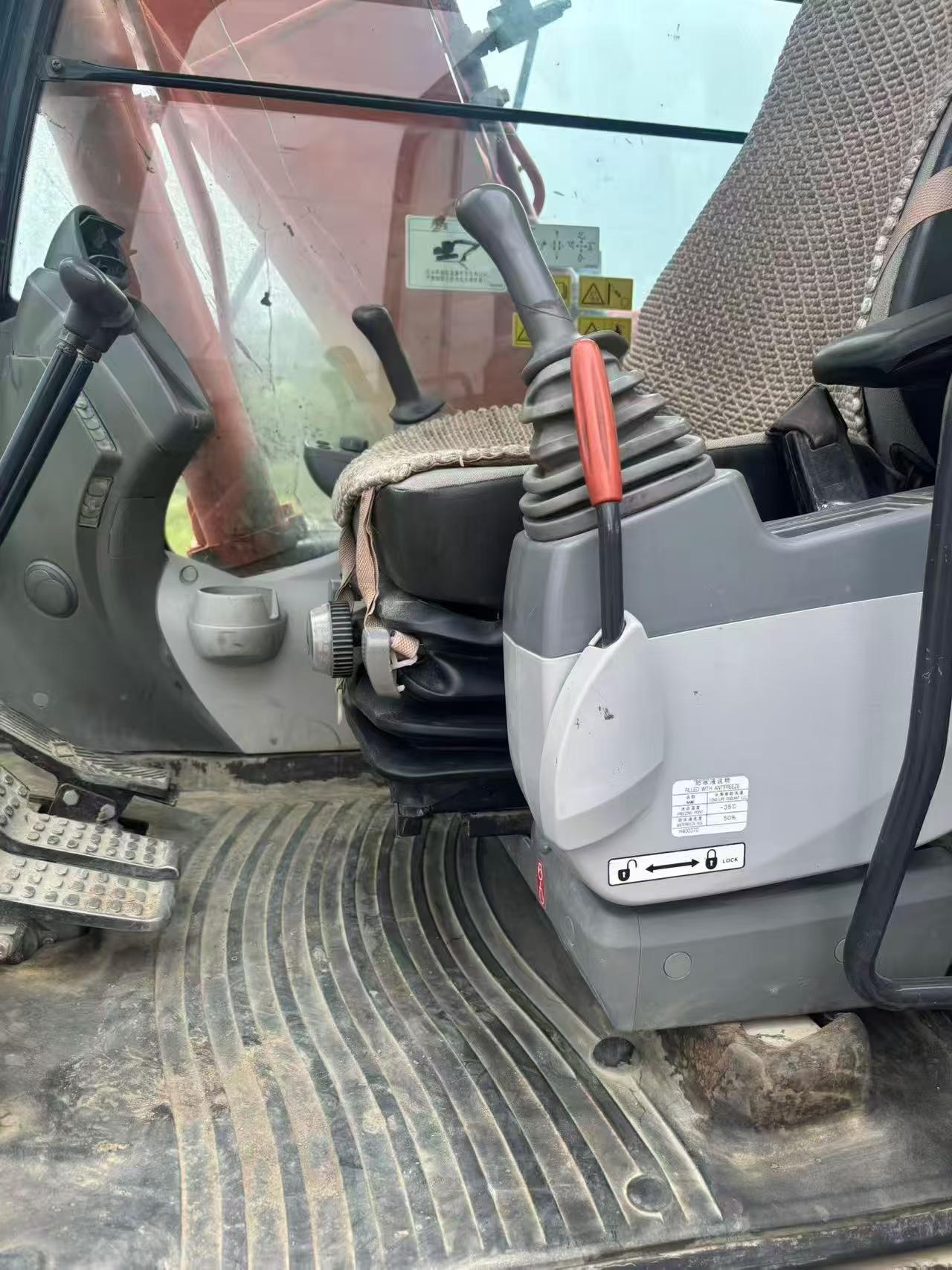 Buy Hitachi EX130 Used Excavator / 9