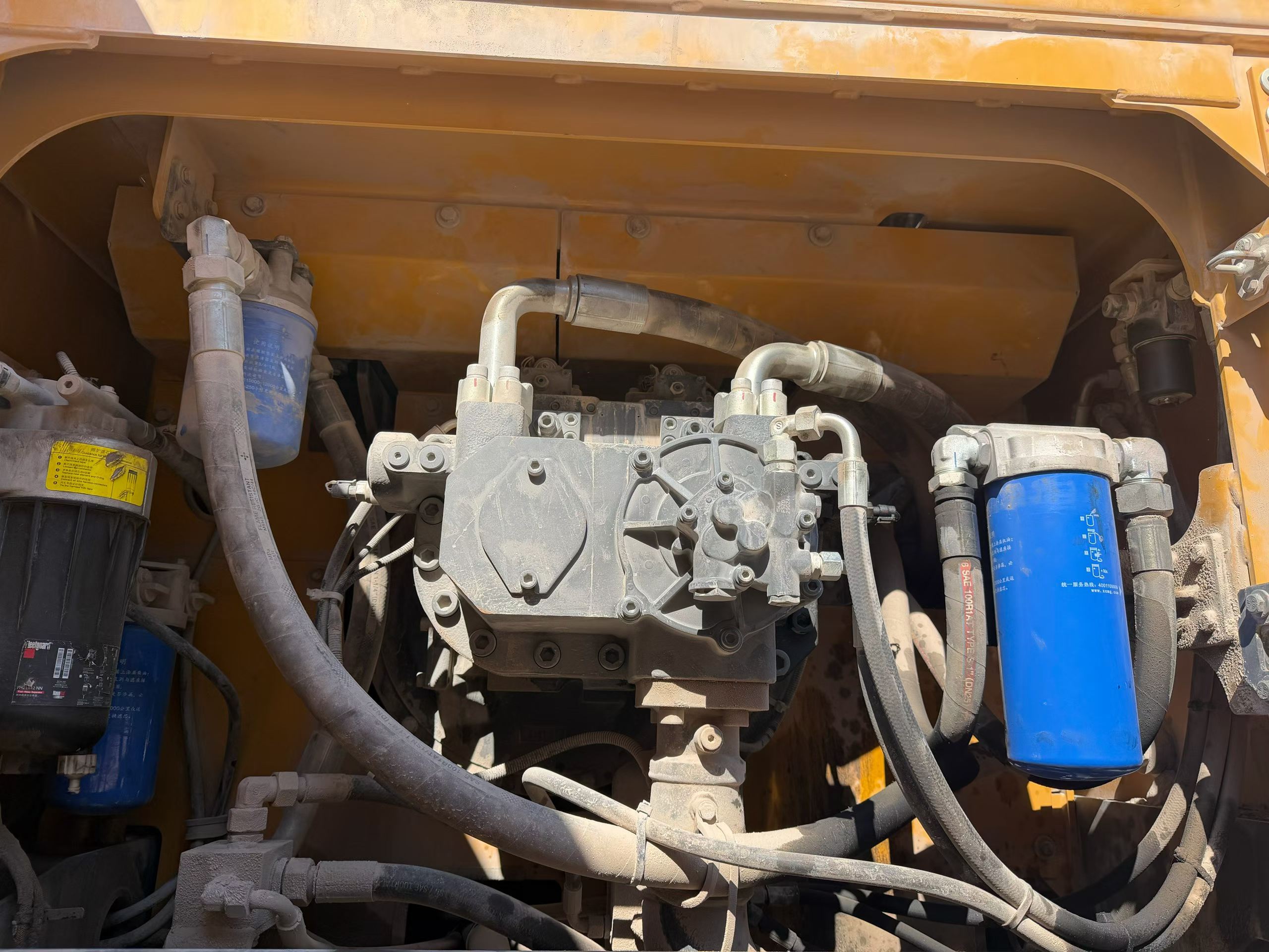 Buy XCMG XE600DK Used Excavator / 2